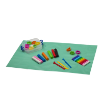 Нарушена упаковка!  <209099> Набор для уроков труда ЮНЛАНДИЯ, клеенка ПВХ 40x69 см, фартук-накидка с рукавами, красный, 228356 (228356)