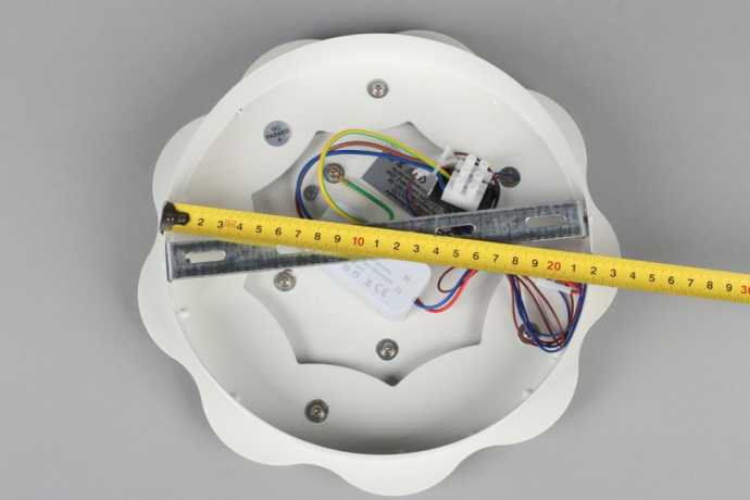 OML-07901-26 Настенный светильник Omnilux Varedo 