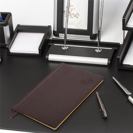 Нарушена упаковка!  <795161> Еженедельник датированный 2026 БОЛЬШОЙ ФОРМАТ 210х297 мм, А4 BRAUBERG "Comodo", под кожу, коричневый, 117152