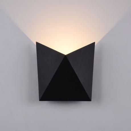 Накладной светильник Maytoni Outdoor Beekman O802WL-L7B