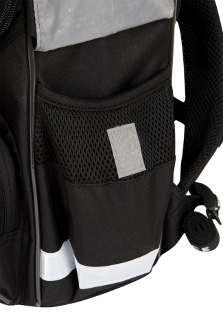 Нарушена упаковка! <712387> Рюкзак Schoolformat BASIC ОТКРЫТЫЙ КОСМОС 13 л черн. 38х28х16 жестк. каркас 1 отд. молния держатель д/карточек, брелок, д/мальчиков РЮКЖК-ОК (247703)