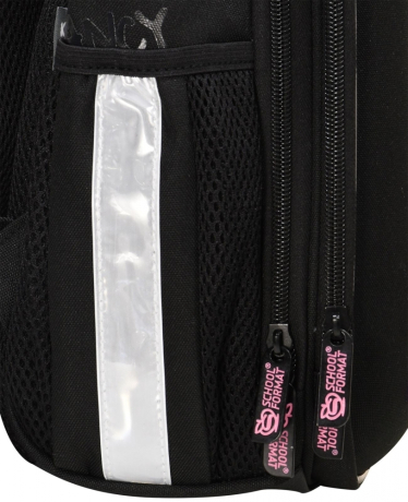 Нарушена упаковка! <712395> Рюкзак Schoolformat ERGONOMIC LIGHT КОМИКС АНИМЕ 21 л черн. 38х29х19 жестк. каркас 2 отд. молния держатель для карточек брелок кармашки РЮКЖКМБ-КА (247696)