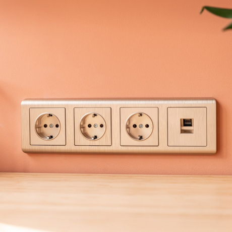 Розетка с заземлением, без рамки Werkel шампань рифленый W1171010