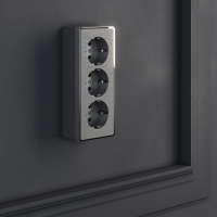 Розетка тройная с заземлением и шторками (графит рифленый) Gallant Werkel W5073104