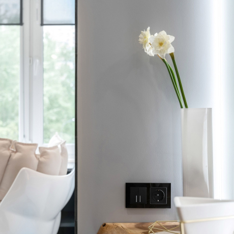 Выключатель проходной двухклавишный с подсветкой без рамки Werkel черный матовый W1122108