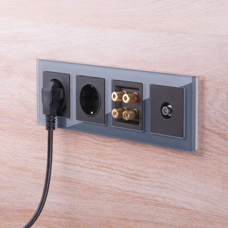 Витринный образец!  <90678> Розетка с заземлением, шторками и USBх2 (черный матовый) Werkel W1171508