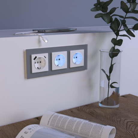 Розетка с заземлением и со шторками и USB, без рамки Werkel белый W1171701