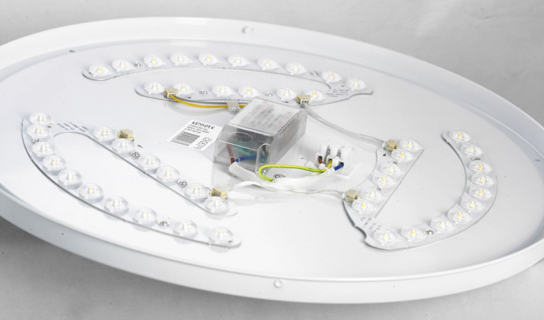 Потолочная светодиодная люстра с пультом д/у Lussole Lgo Moonlight LSP-8319 