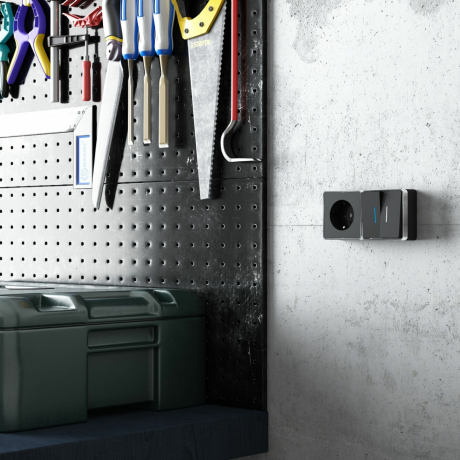 Розетка с заземлением Werkel Gallant (черный/хром) W5071035