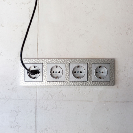 Рамка на 4 поста Werkel Hammer серебряный W0042406